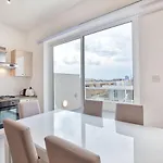 Mercury Penthouse In Centre By Haven & Keys Malta Апартаменты