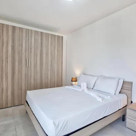 Apartment Mercury Penthouse In Centre By Haven & Keys Malta