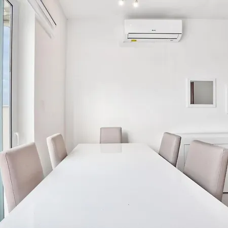 Mercury Penthouse - Centre - By Haven & Keys Malta Appartement *
