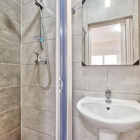 Mercury Penthouse In Centre By Haven & Keys Malta Sliema